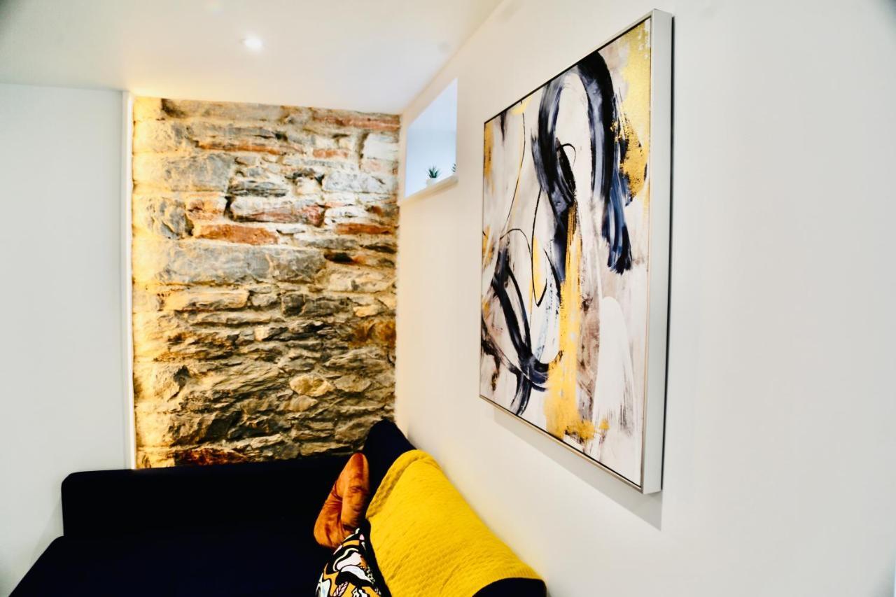New Modern Apartment With Free Private Parking Plymouth Exterior photo
